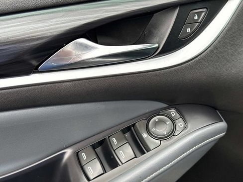 Used 2018 Buick Enclave Essence FWD image 15