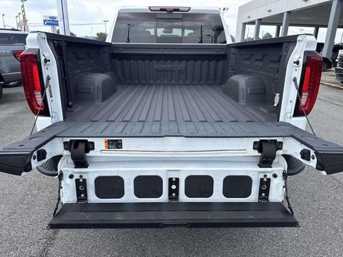 Used 2024 GMC Sierra 1500 AT4 w/ Technology Package AWD/4WD image 13
