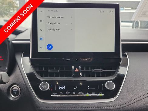 Used 2025 Toyota Corolla SE w/ SE Premium Package FWD image 27