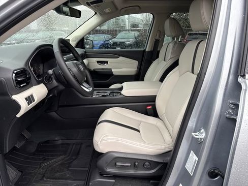 New 2026 Honda Pilot Touring image 15