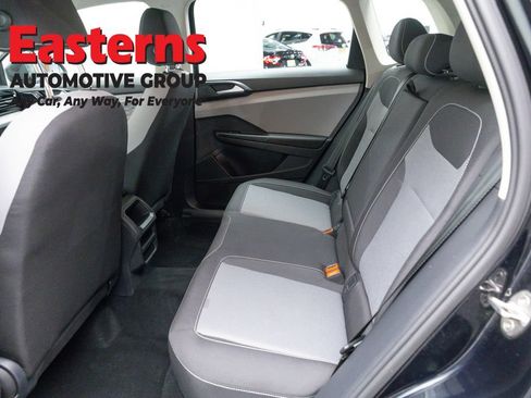 Used 2022 Volkswagen Taos S AWD/4WD image 19
