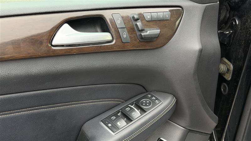 Used 2014 Mercedes-Benz ML 350 4MATIC image 22