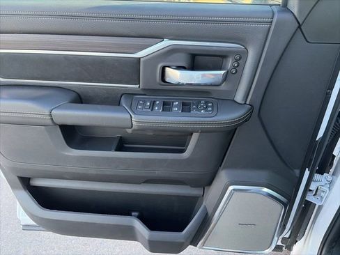 New 2026 RAM 2500 Laramie AWD/4WD image 23