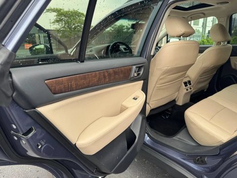 Used 2015 Subaru Outback 2.5i Limited AWD/4WD image 9