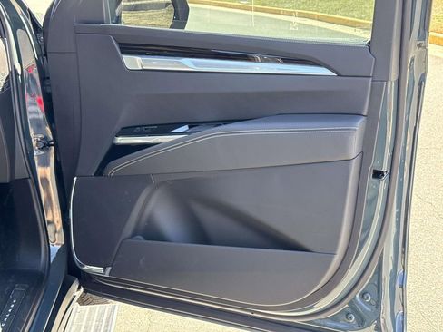 Used 2025 Cadillac Escalade Premium Luxury w/ Touring Package image 20