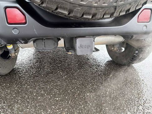 Used 2021 Jeep Wrangler Unlimited Sahara image 33