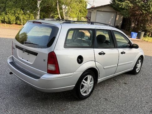 Used 2001 Ford Focus SE FWD image 7
