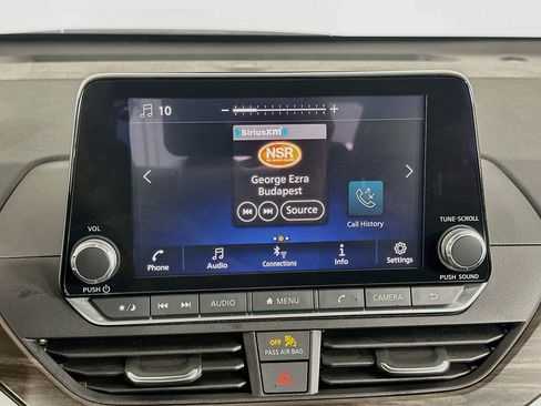 Used 2024 Nissan Altima 2.5 SV FWD image 21