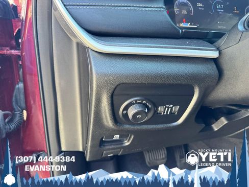 Used 2022 Jeep Grand Cherokee L Limited AWD/4WD image 28