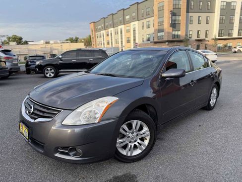Used 2012 Nissan Altima 2.5 S w/ 20th Anniversary Pkg FWD image 3