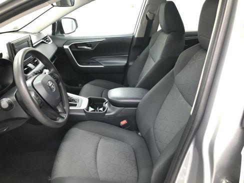 Used 2020 Toyota RAV4 XLE AWD/4WD image 11