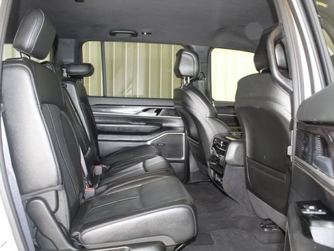Used 2024 Jeep Wagoneer 4WD image 20