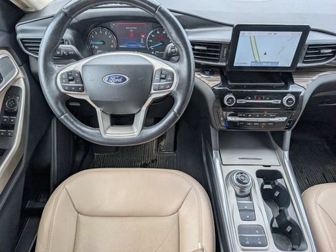 Used 2022 Ford Explorer Limited w/ Equipment Group 301A RWD image 31