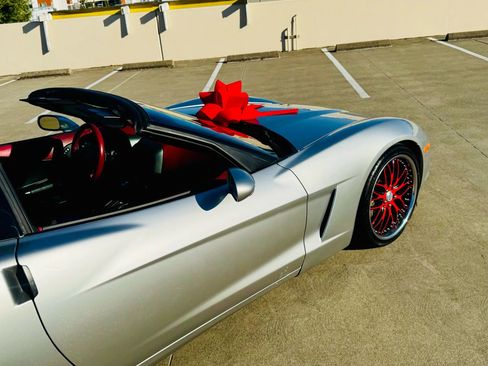 Used 2007 Chevrolet Corvette Coupe w/ Preferred Equipment Group image 18