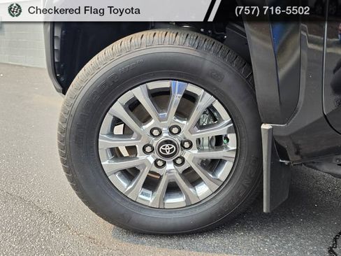 Used 2024 Toyota Tacoma Limited w/ Limited Package (LT) AWD/4WD image 13