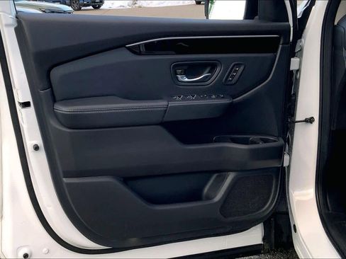 Used 2023 Honda Pilot Touring image 21