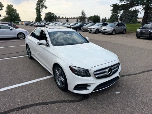 Used 2017 Mercedes-Benz E 300 4MATIC image 4