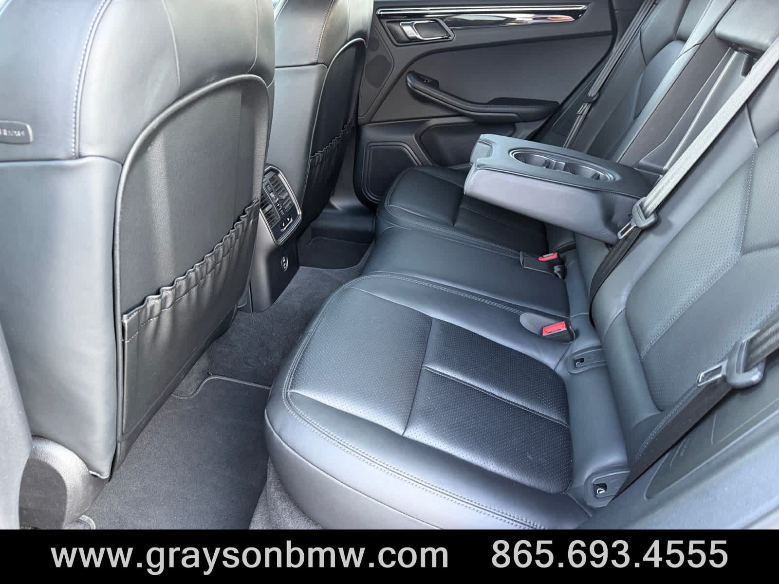 Used 2025 Porsche Macan AWD/4WD image 14