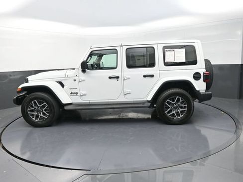 Used 2024 Jeep Wrangler Unlimited Sahara AWD/4WD image 6