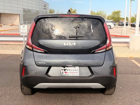 Used 2023 Kia Soul LX w/ LX Technology Package FWD image 5