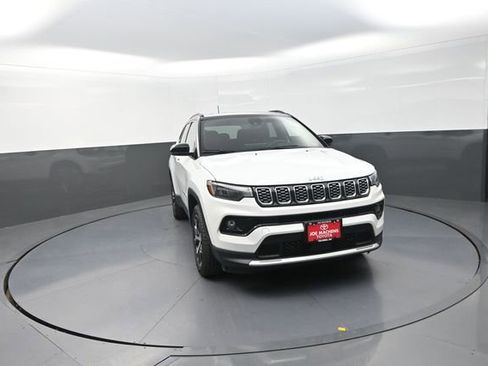 Used 2024 Jeep Compass Limited AWD/4WD image 31