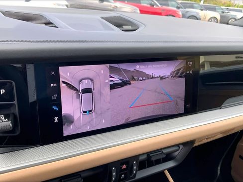Used 2025 Porsche Cayenne image 25