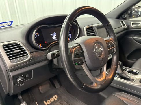 Used 2020 Jeep Grand Cherokee Laredo RWD image 14