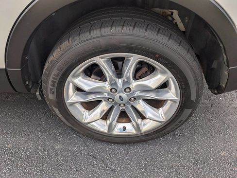 Used 2013 Ford Explorer XLT AWD/4WD image 21