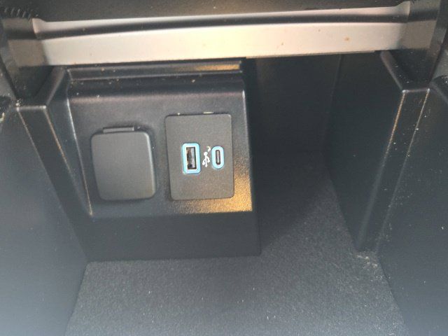 Used 2023 Ford Explorer XLT w/ Equipment Group 202A AWD/4WD image 36