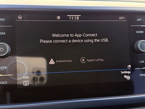 Certified 2024 Volkswagen Taos SE w/ MDO Package image 10