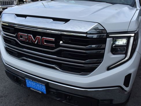 Certified 2022 GMC Sierra 1500 SLT w/ SLT Convenience Package AWD/4WD image 10