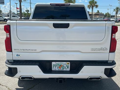 Used 2024 Chevrolet Silverado 1500 High Country w/ High Country Premium Package AWD/4WD image 4