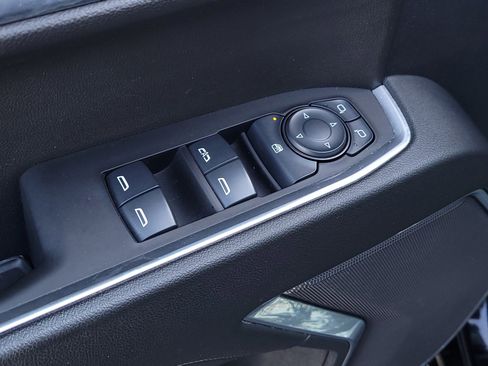 Used 2025 Chevrolet Silverado 1500 LT image 10