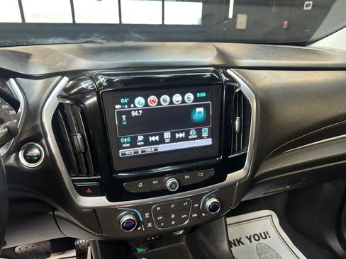 Used 2019 Chevrolet Traverse LT w/ LPO, Black Accent Package image 14