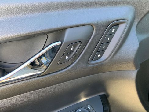 Used 2023 GMC Acadia AT4 w/ Technology Package image 10