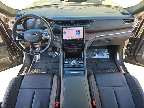 Used 2025 Jeep Grand Cherokee Summit w/ Obsidian Package image 16