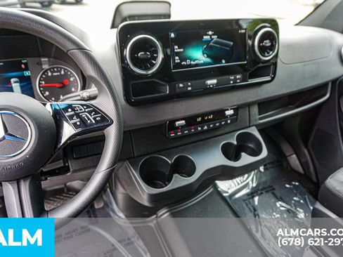 Used 2025 Mercedes-Benz Sprinter 2500 image 39