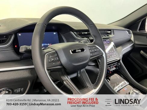 New 2025 Jeep Grand Cherokee Altitude AWD/4WD image 25