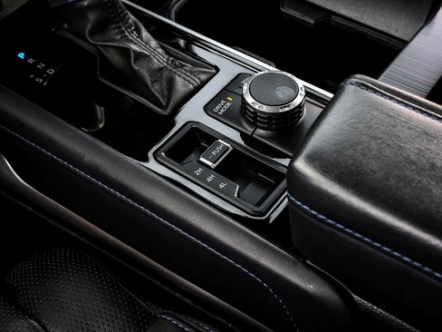 Used 2023 Toyota Sequoia Platinum image 27