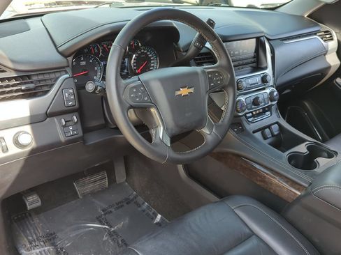 Used 2017 Chevrolet Tahoe LT w/ LT Signature Package RWD image 9