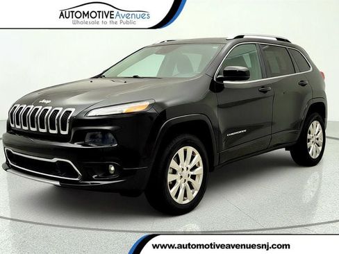 Used 2018 Jeep Cherokee Overland w/ Technology Group AWD/4WD image 1