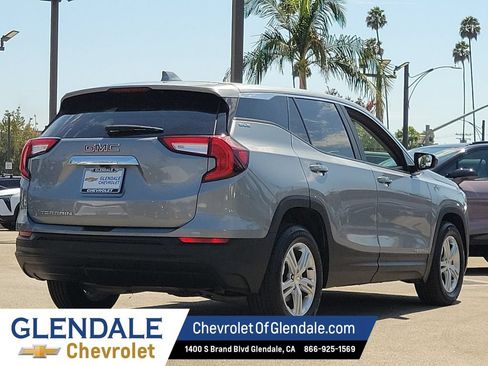 Certified 2024 GMC Terrain SLE FWD image 11