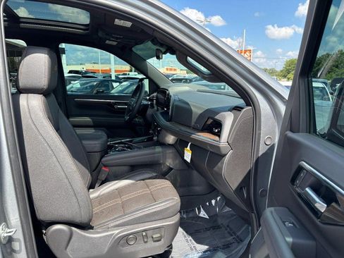 Used 2025 Chevrolet Suburban High Country w/ Sun And Tow Package AWD/4WD image 12