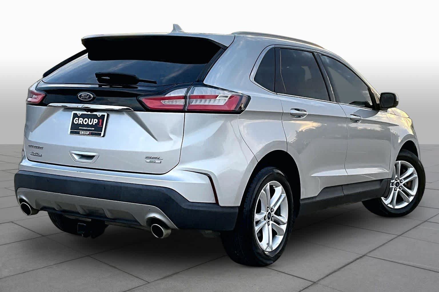 Used 2019 Ford Edge SEL w/ Cold Weather Package AWD/4WD image 12