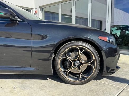 Used 2025 Alfa Romeo Giulia w/ Driving Assist Package image 10