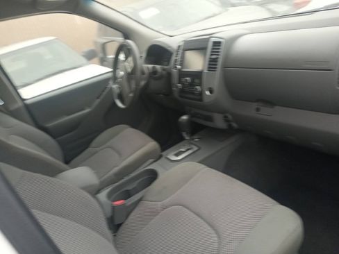 Used 2020 Nissan Frontier SV AWD/4WD image 5