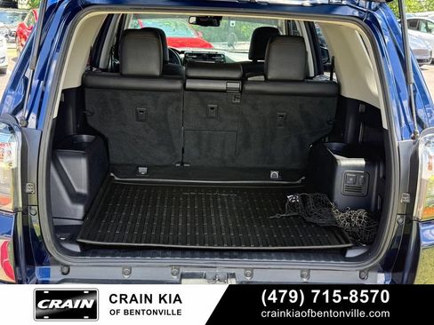 Used 2020 Toyota 4Runner Venture w/ Moonroof Package AWD/4WD image 30