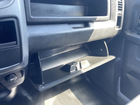 Used 2022 RAM 1500 Tradesman w/ Chrome Appearance Group AWD/4WD image 32