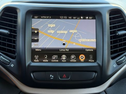 Used 2018 Jeep Cherokee Overland AWD/4WD image 13