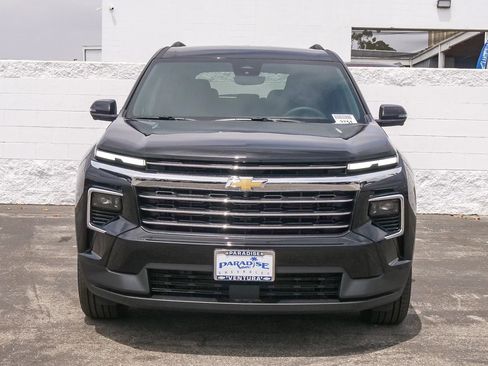 New 2026 Chevrolet Traverse LT w/ Driver Confidence Package FWD image 2